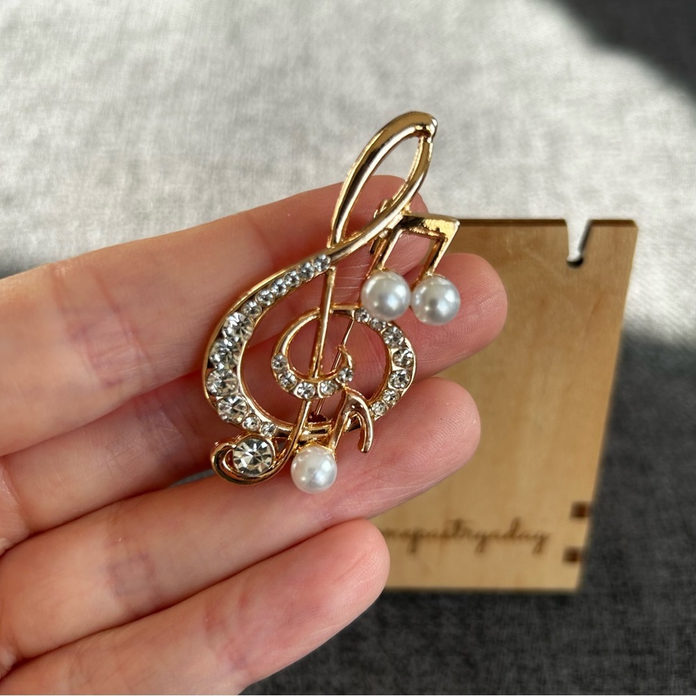 Sparkly Treble Clef + Music Note Fashion Rhinestone, Pearl Brooch Pin, Gold - Picture 17 of 17